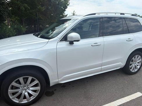 Used 2017 Volvo XC90 AWD T6 Momentum image 18