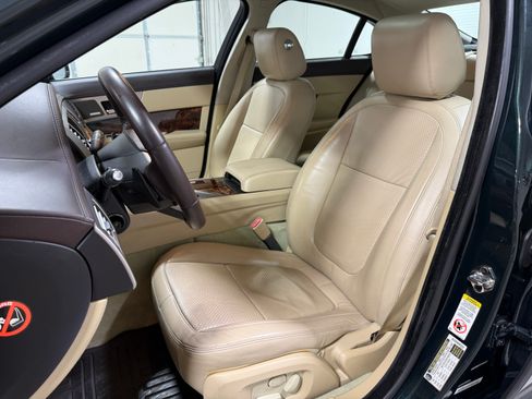 Used 2010 Jaguar XF Premium RWD image 18