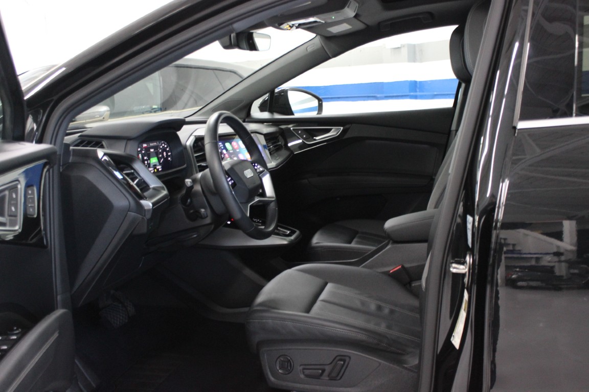 Used 2023 Audi Q4 e-tron Premium RWD image 17