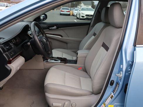 Used 2012 Toyota Camry XLE image 12