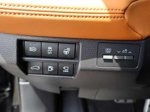 Used 2022 Toyota Avalon Touring FWD image 20