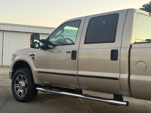 Used 2010 Ford F350 Lariat image 33