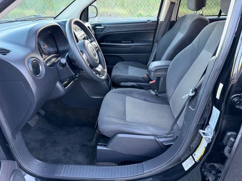 Used 2016 Jeep Compass Sport image 13