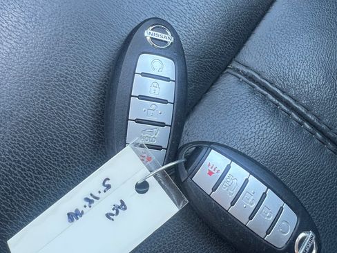 Used 2019 Nissan Pathfinder FWD image 18