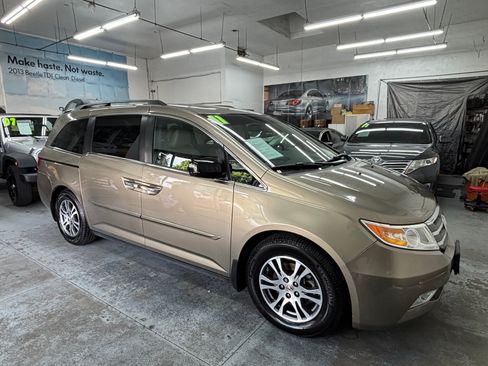 Used 2011 Honda Odyssey EX-L image 2