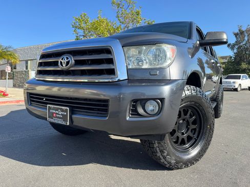 Used 2013 Toyota Sequoia SR5 image 5