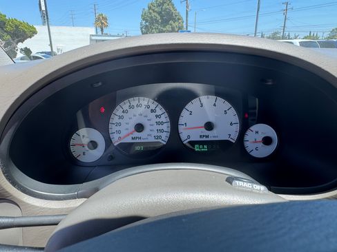 Used 2005 Dodge Grand Caravan SXT FWD image 20