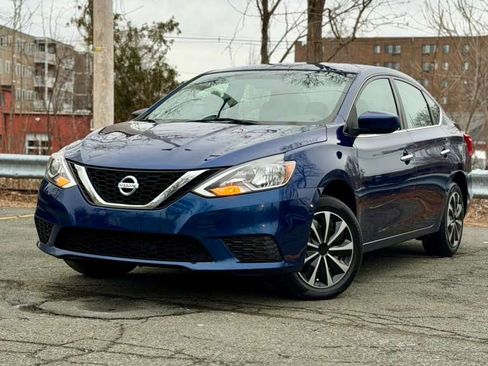 Used 2016 Nissan Sentra SV image 1
