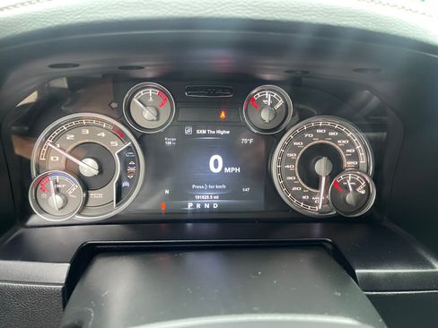 Used 2015 RAM 1500 Limited image 9