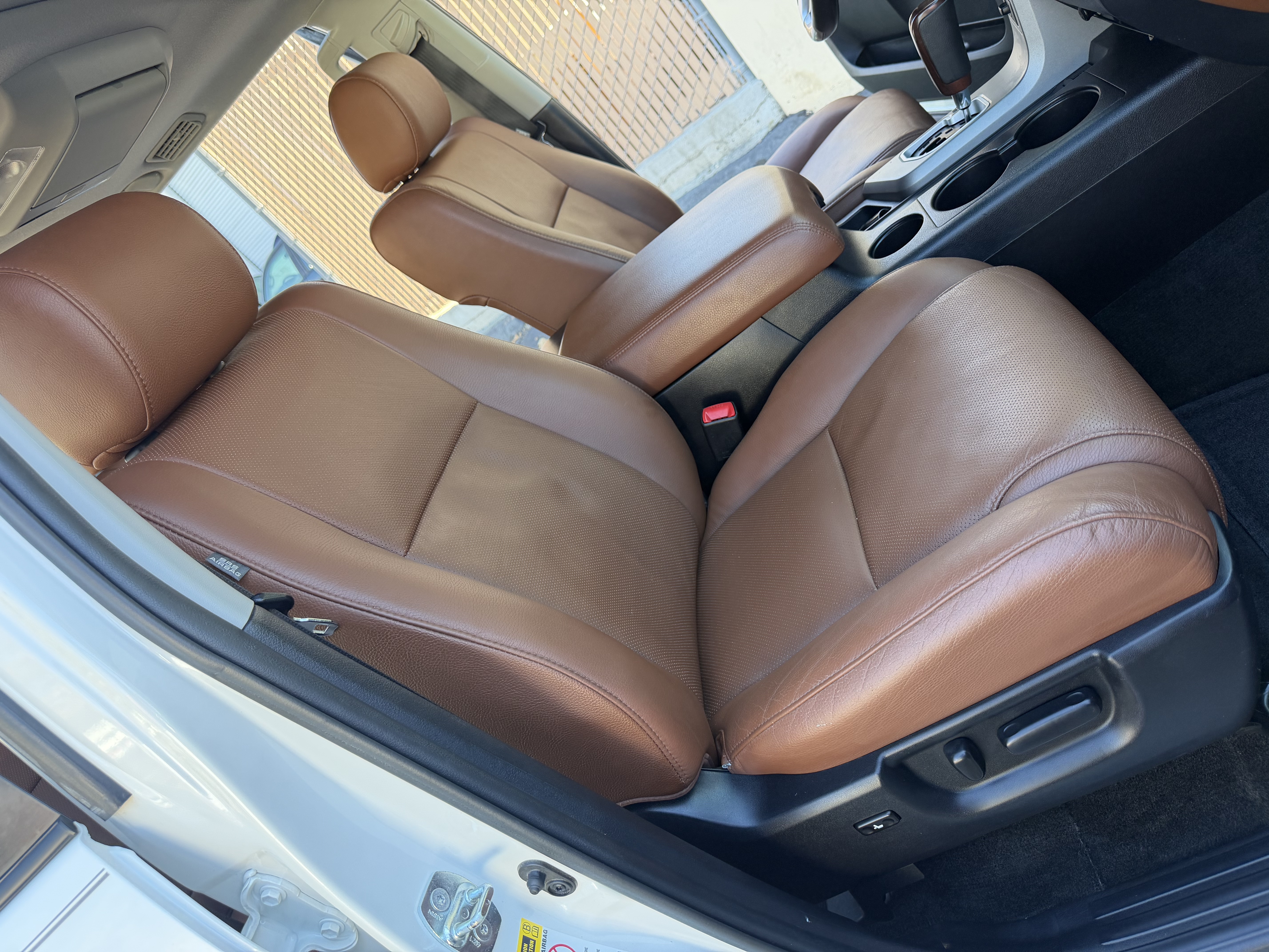 Used 2014 Toyota Sequoia 4WD Platinum image 2