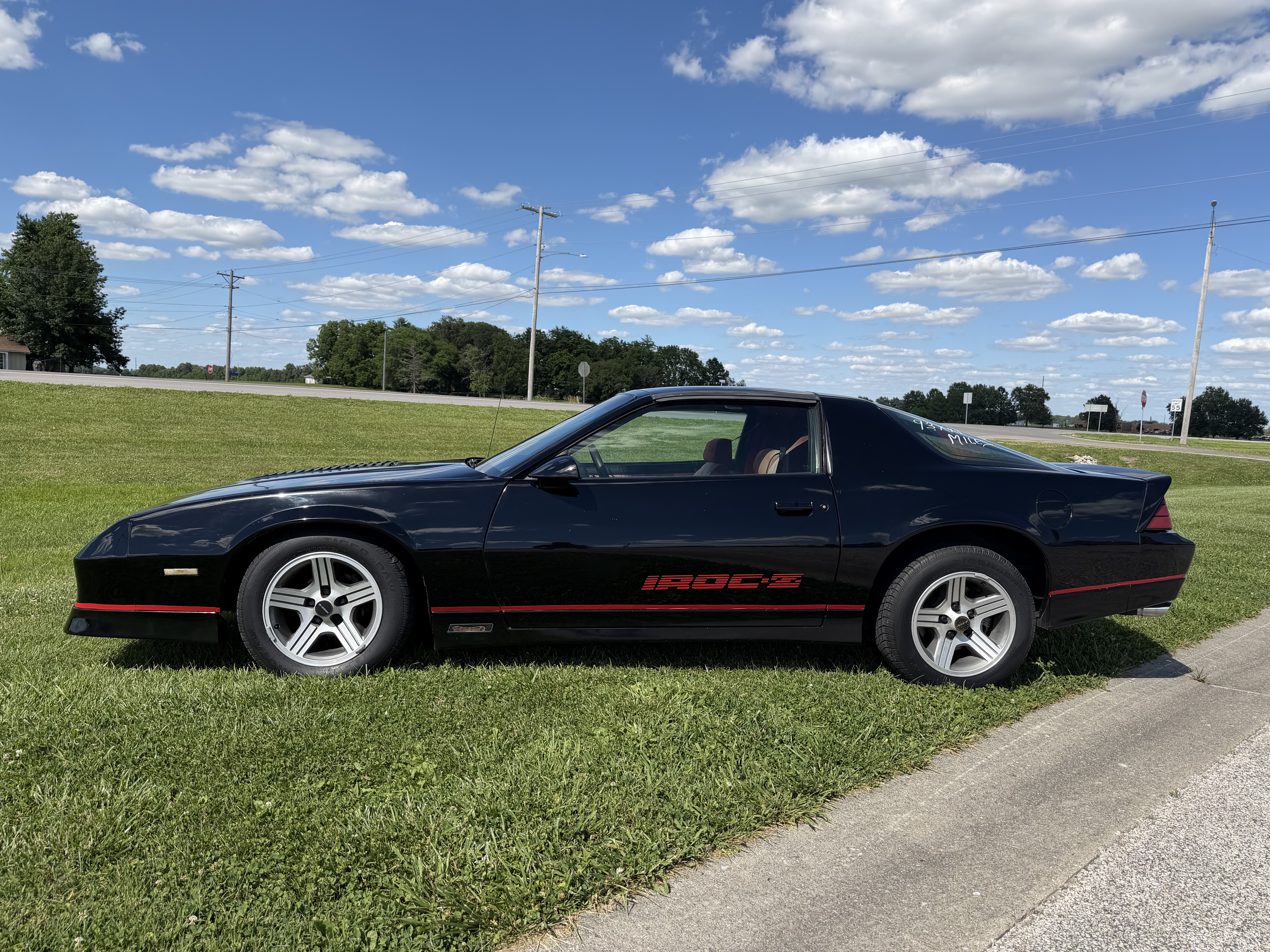 Used 1989 Chevrolet Camaro IROC-Z RWD image 2