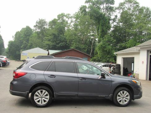 Used 2015 Subaru Outback 2.5i Premium AWD/4WD image 9