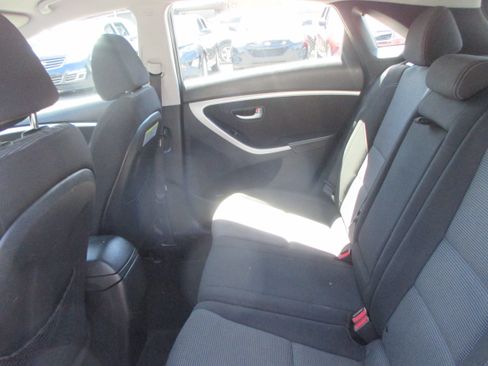 Used 2016 Hyundai Elantra GT Hatchback w/ Style Package FWD image 8