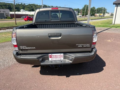 Used 2010 Toyota Tacoma 2WD Double Cab PreRunner image 5