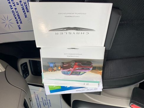 Used 2018 Chrysler Pacifica Limited image 11