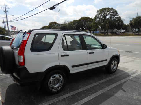 Used 2005 Honda CR-V LX image 6