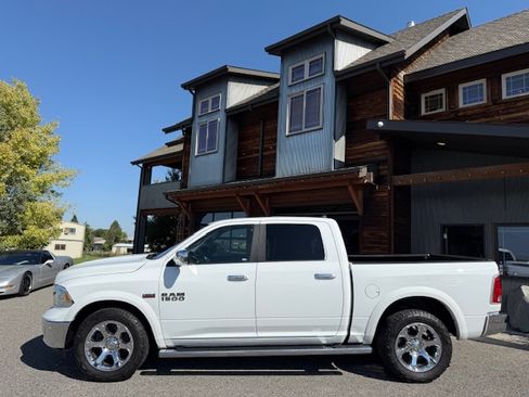 Used 2017 RAM 1500 Laramie image 2