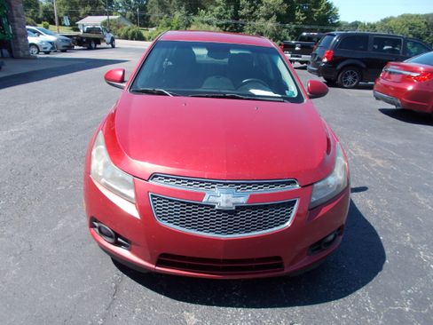 Used 2013 Chevrolet Cruze LT FWD image 2