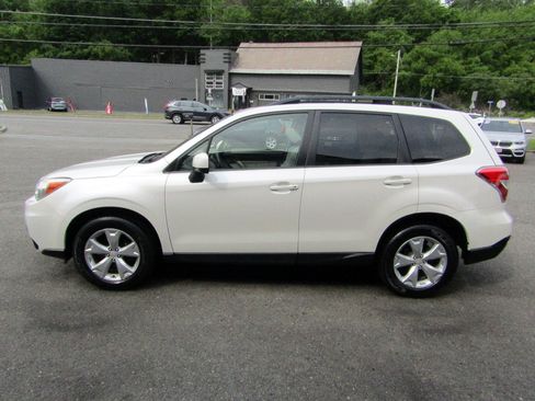 Used 2015 Subaru Forester 2.5i Premium AWD/4WD image 6