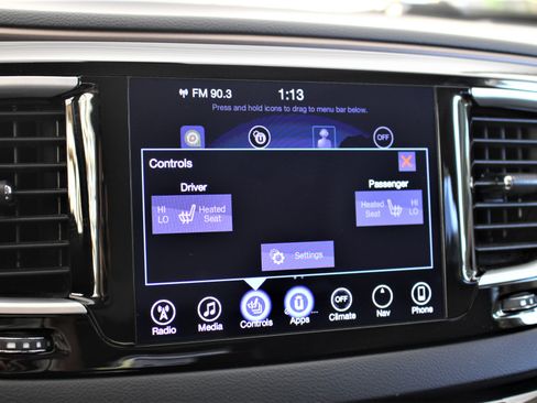 Used 2017 Chrysler Pacifica Touring-L image 40