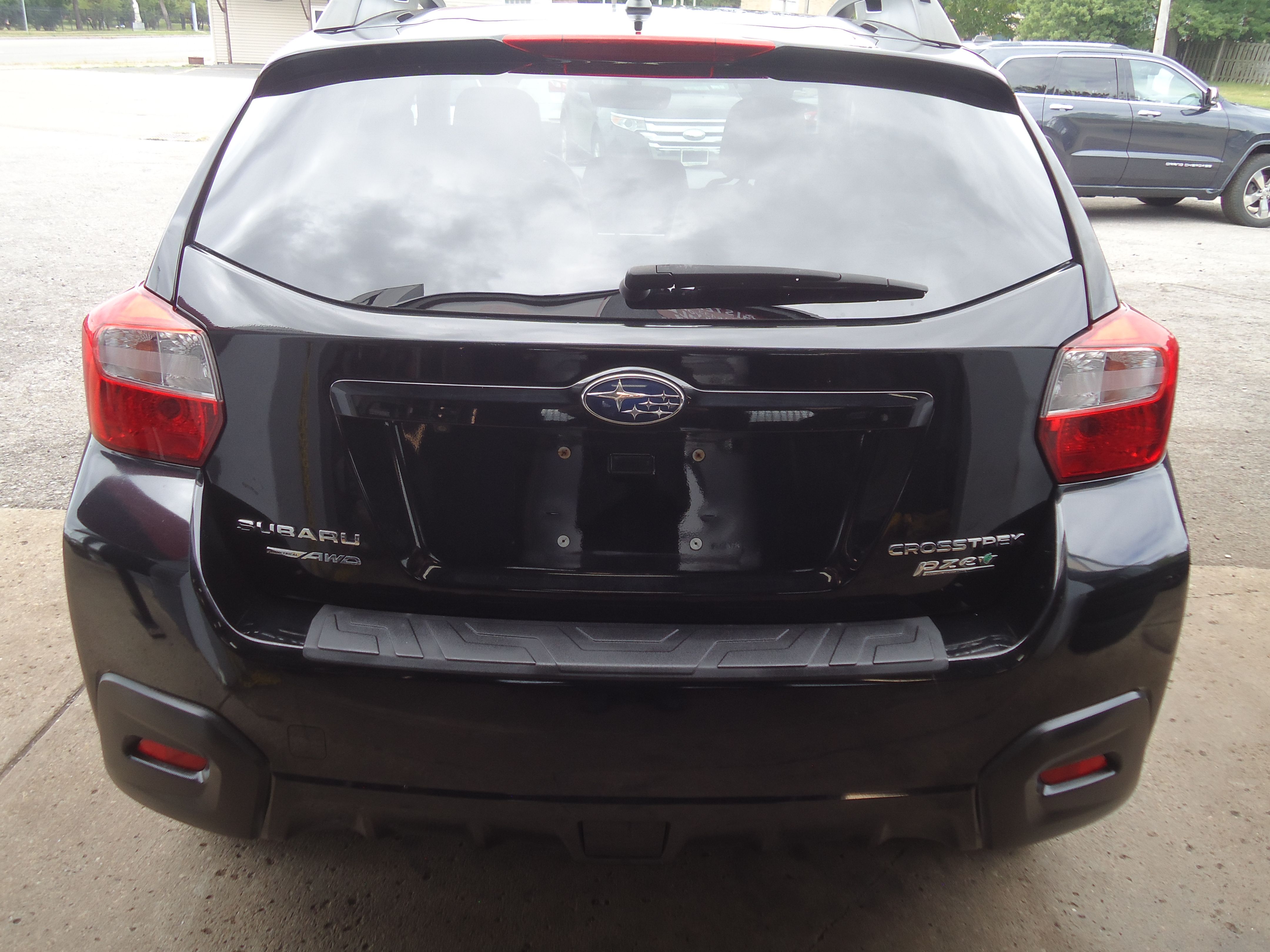 Used 2017 Subaru Crosstrek 2.0i Premium AWD/4WD image 5