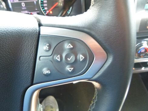 Used 2017 Chevrolet Silverado 1500 4x4 Crew Cab LT image 19