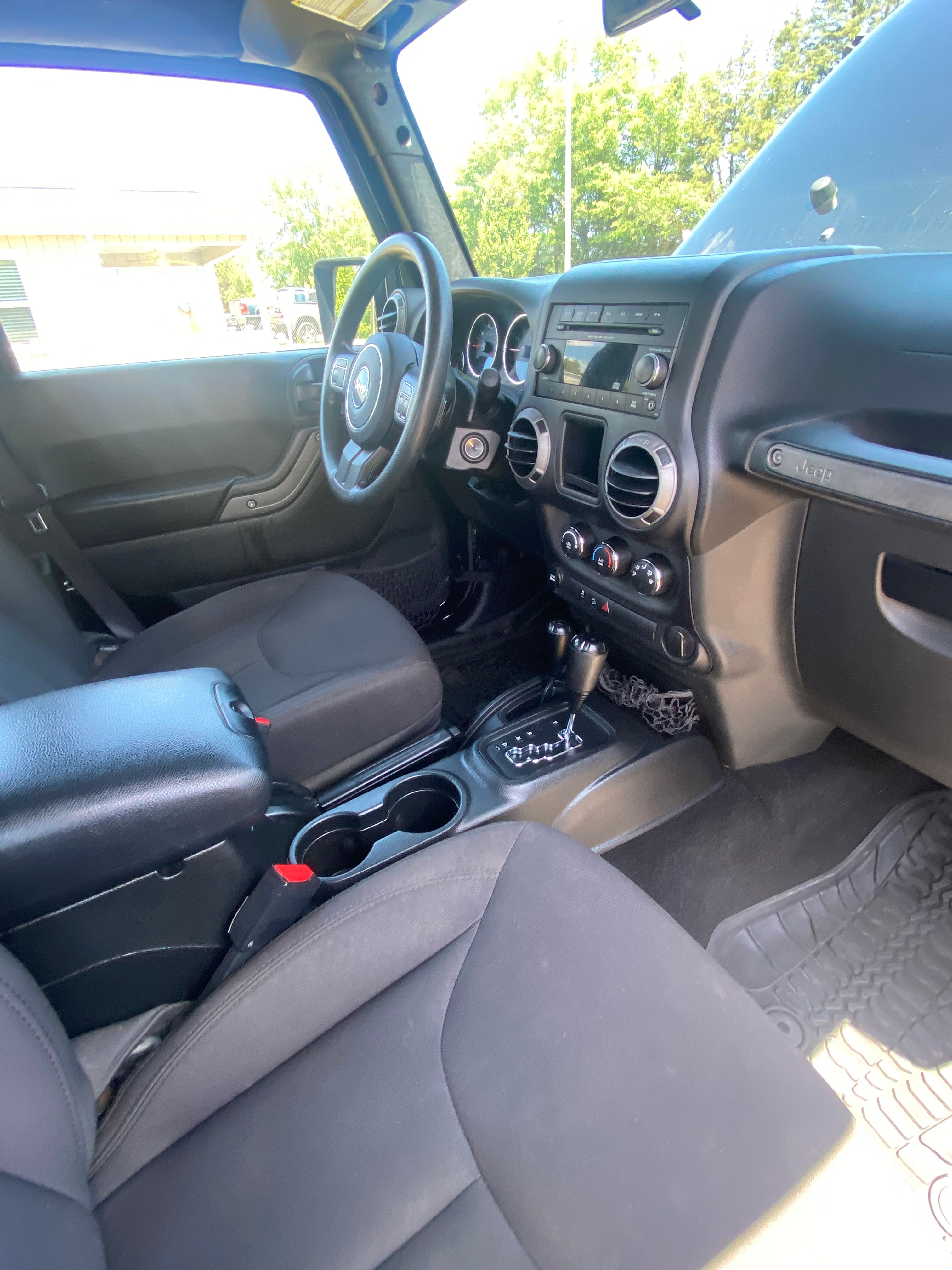 Used 2017 Jeep Wrangler 4WD Unlimited Sport image 9