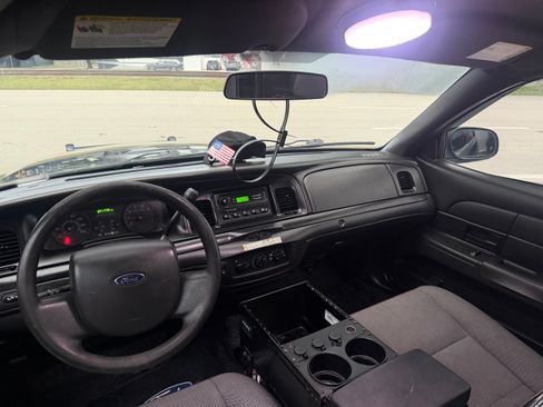 Used 2011 Ford Crown Victoria Police Interceptor RWD image 15