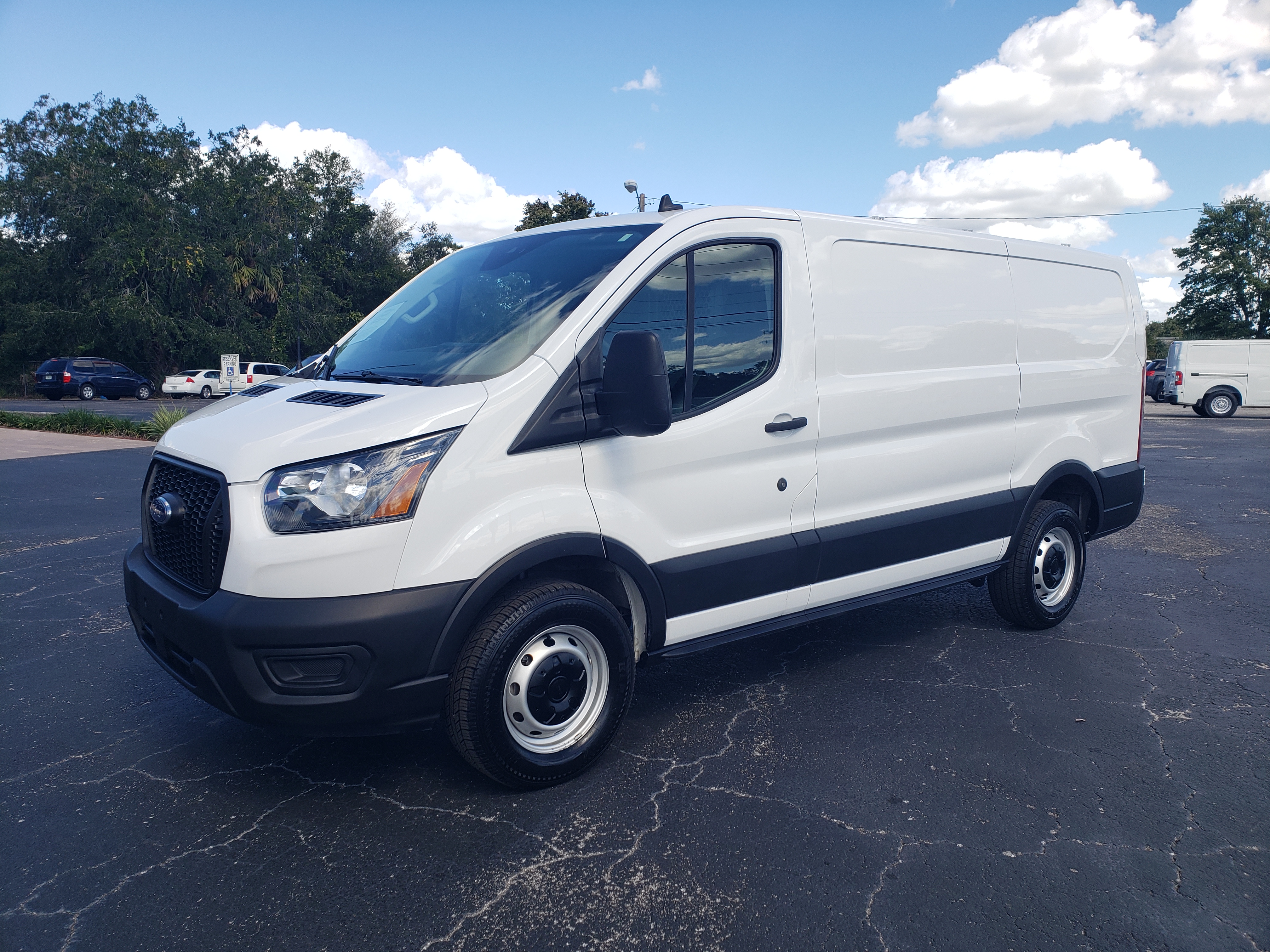 Used 2023 Ford Transit 250 130 Low Roof RWD image 1