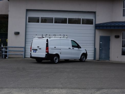 Used 2020 Mercedes-Benz Metris image 4