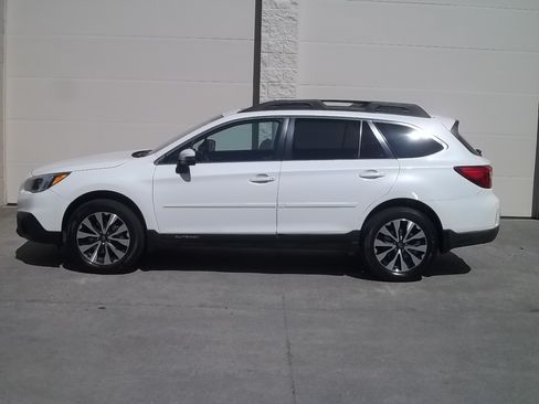 Used 2016 Subaru Outback 2.5i Limited AWD/4WD image 7