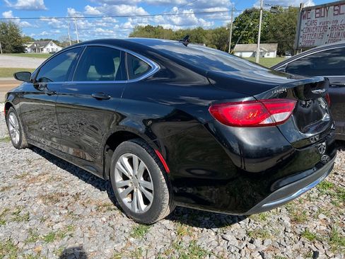 Used 2017 Chrysler 200 Limited image 5