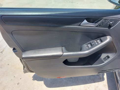 Used 2015 Volkswagen Jetta S image 15