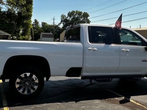 Used 2023 Chevrolet Silverado 2500 4x4 Crew Cab LT image 9