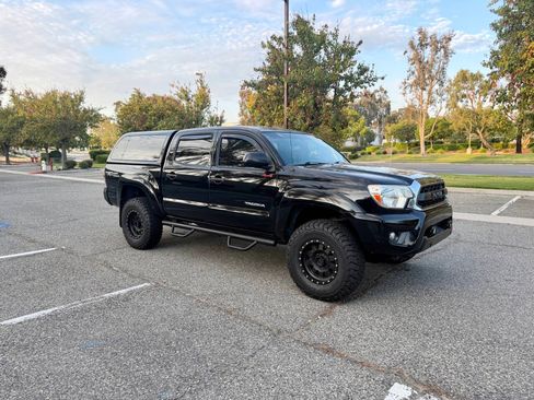 Used 2015 Toyota Tacoma 4x4 Double Cab TRD Pro image 8