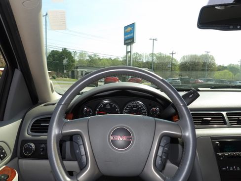Used 2013 GMC Sierra 2500 SLT image 2