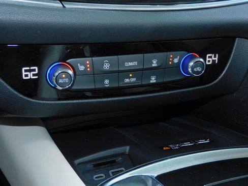 Used 2024 Buick Enclave FWD Essence image 30