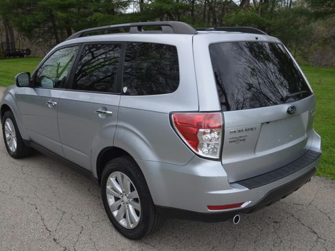 Used 2012 Subaru Forester 2.5X Limited AWD/4WD image 3