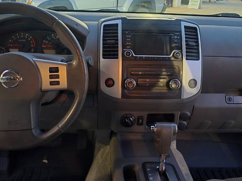 Used 2016 Nissan Frontier 4X4 Crew Cab SV w/ Sport Pkg image 31