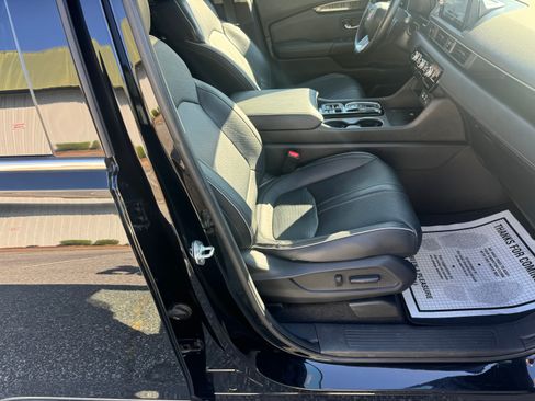 Used 2023 Honda Pilot Elite image 16