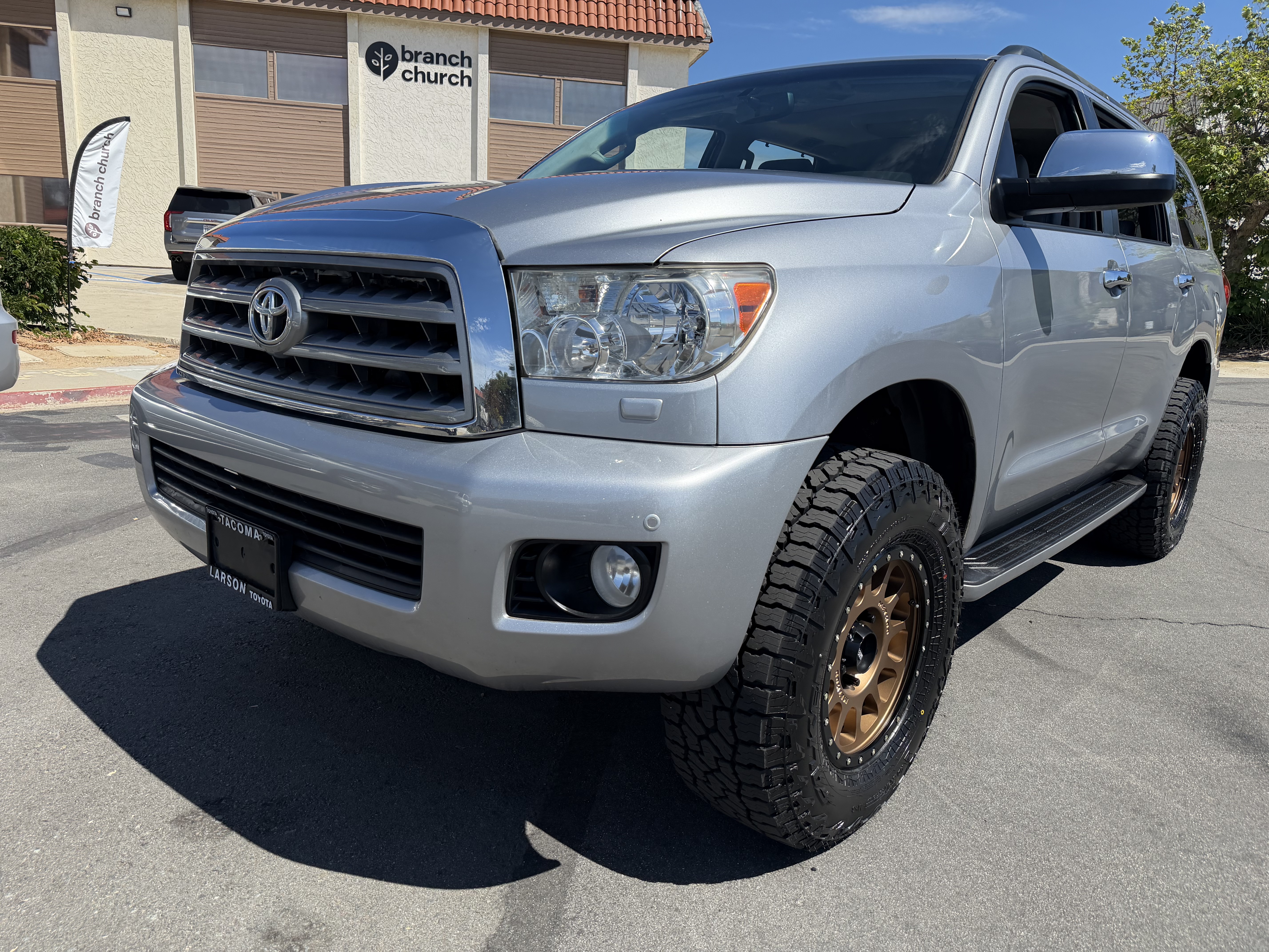Used 2011 Toyota Sequoia Limited AWD/4WD image 4
