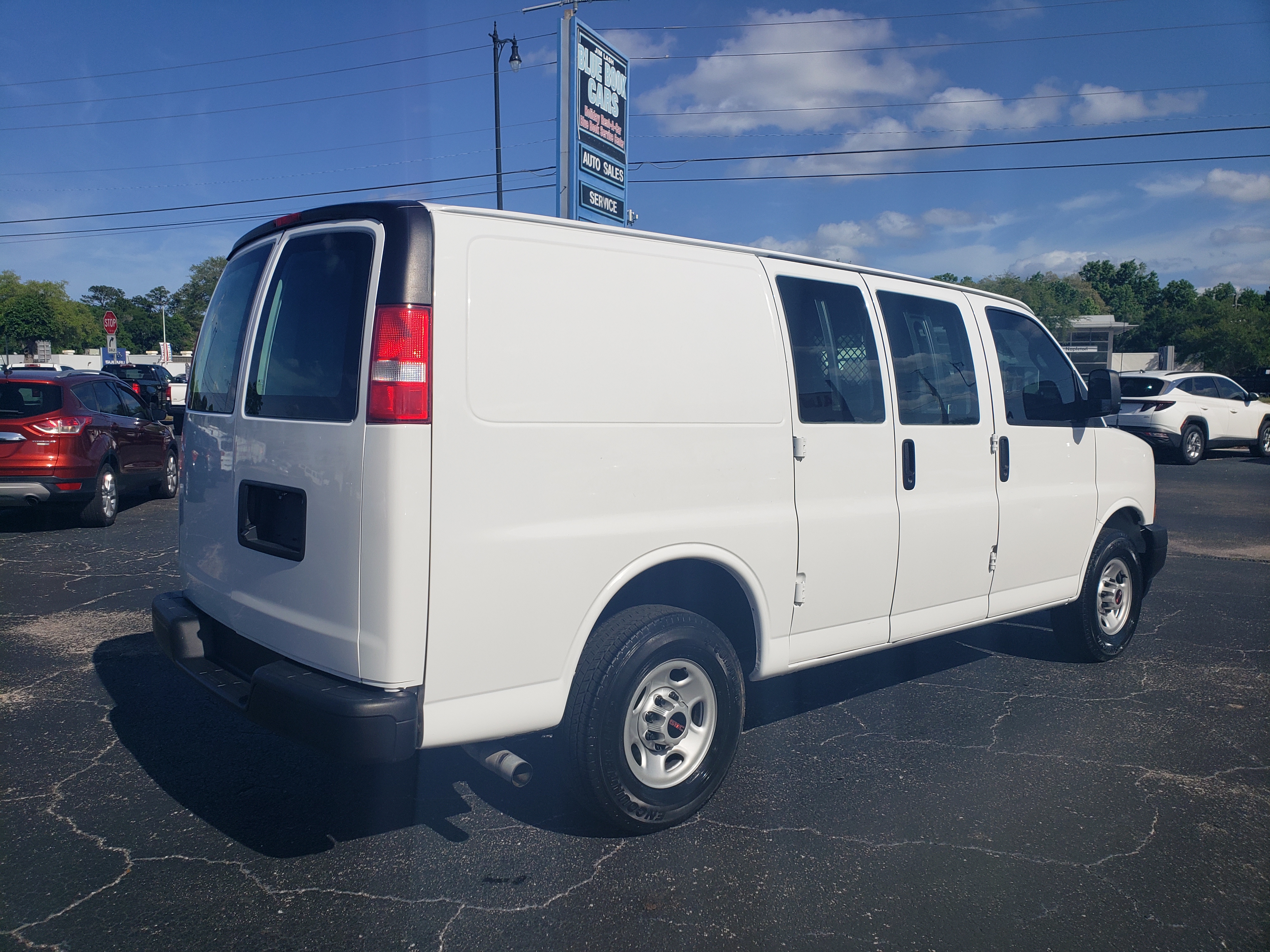 Used 2020 GMC Savana 2500 RWD image 4
