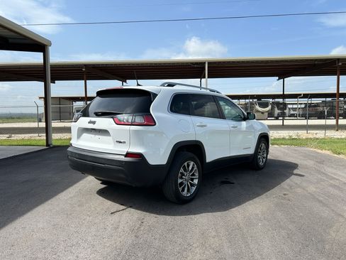 Used 2019 Jeep Cherokee FWD Latitude Plus image 7