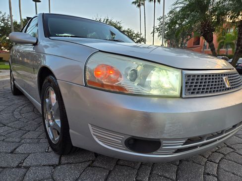 Used 2005 Saturn L-Series L300 image 13