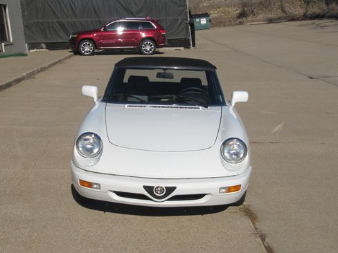 Used 1992 Alfa Romeo Spider Veloce image 3