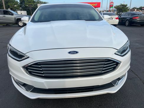 Used 2017 Ford Fusion SE image 2