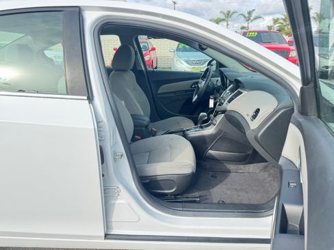Used 2012 Chevrolet Cruze LT image 17