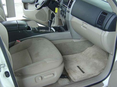 Used 2007 Toyota 4Runner SR5 image 13