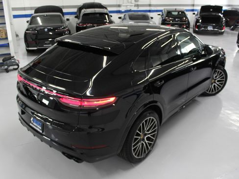 Used 2020 Porsche Cayenne Turbo Coupe AWD/4WD image 7