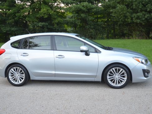 Used 2013 Subaru Impreza 2.0i Premium Hatchback AWD/4WD image 6